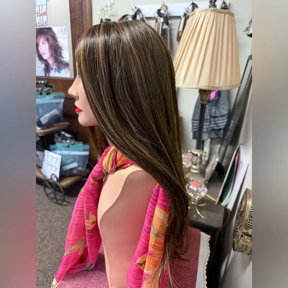 Raquel Welch Wigs “Stay The Night” Heat friendly wig - Picture 2 of 8